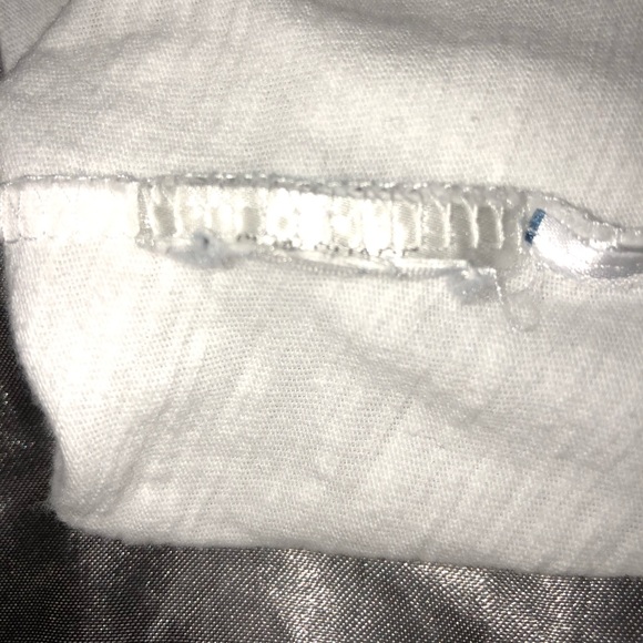 Tommy Hilfiger Women’s Big Logo Line T-shirt - Picture 7 of 7